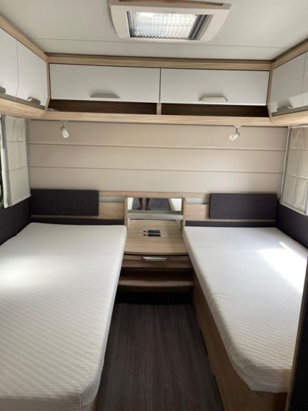 Knaus Südwind 580 UE 60 Years LIKE NEW, Air Conditioning, Luxury Awning with Extensions | Immediate