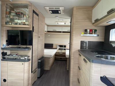 Knaus Südwind 580 UE 60 Years LIKE NEW, Air Conditioning, Luxury Awning with Extensions | Immediate