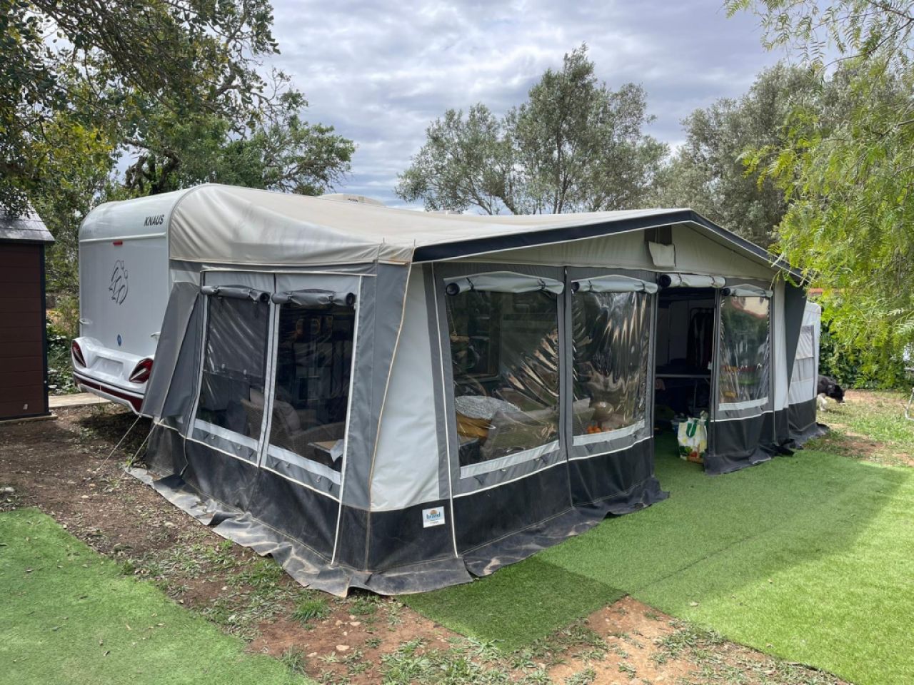 Knaus Südwind 580 UE 60 Years LIKE NEW, Air Conditioning, Luxury Awning with Extensions | Immediate