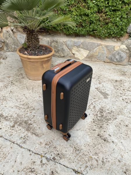 Suitcase for hand luggage