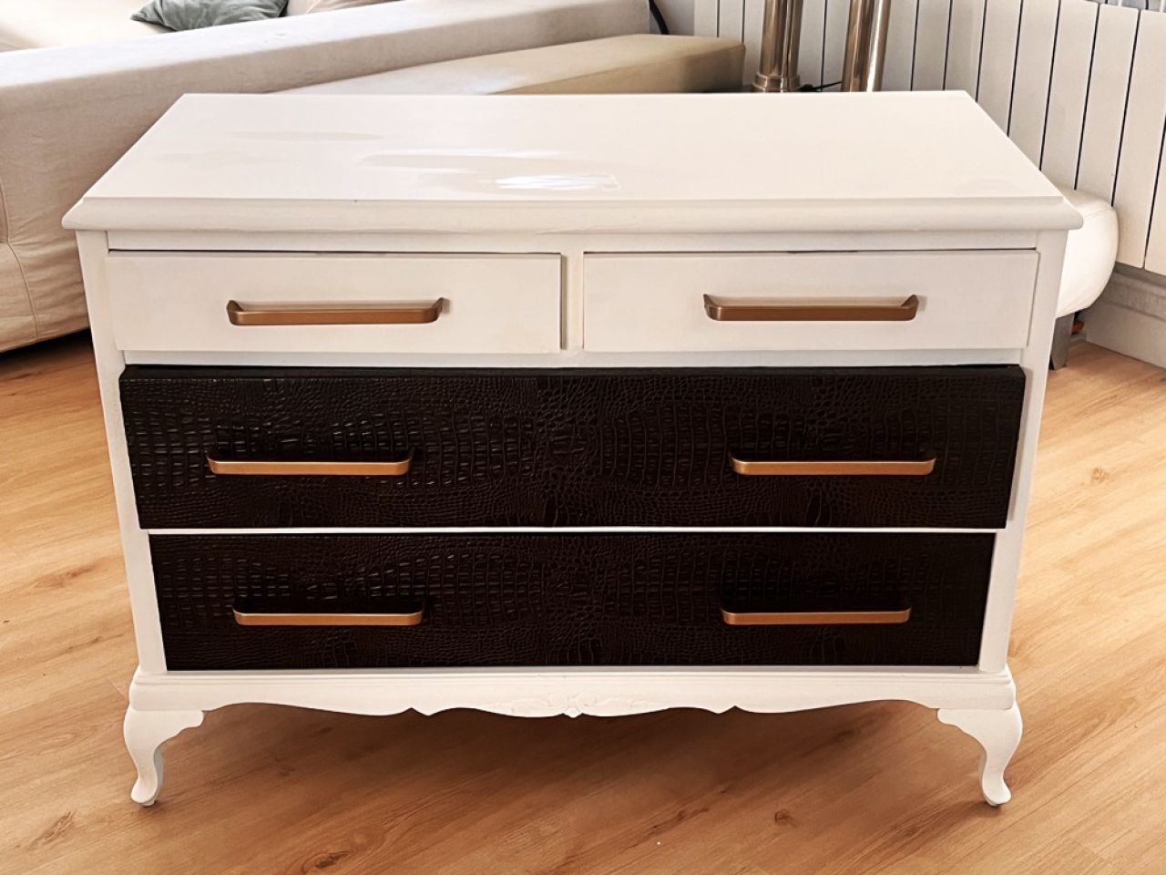 Mueble cajón de la cómoda Reptil de piel sintética restaurado