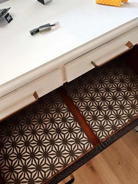 Kommode Schubladenschrank restauriert Kunstleder Reptil