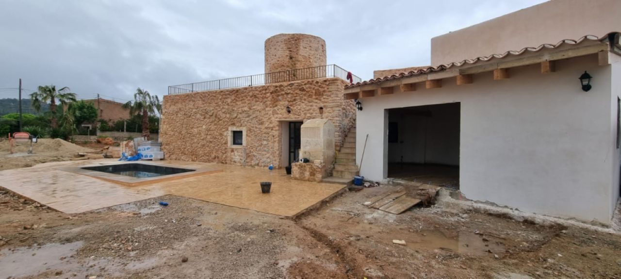 Completely restored mill for sale between Cas Concos and Felanitx