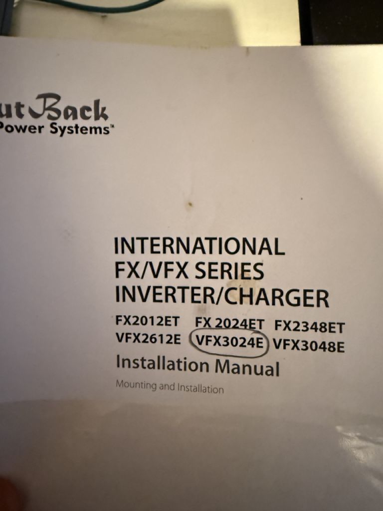 Lote Solar Completo con Inversor Outback 3000W, Placas y Controladores – Listo para Instalar