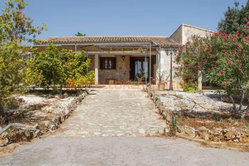 Villa rural en alquiler – Privacidad absoluta en el corazón de Mallorca