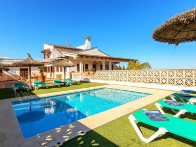 Ländliches Apartment mit Gem. Pool und vielen Terrassen bei Petra --- AP 48