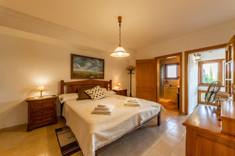 Ländliches Apartment mit Gem. Pool und vielen Terrassen bei Petra --- AP 48