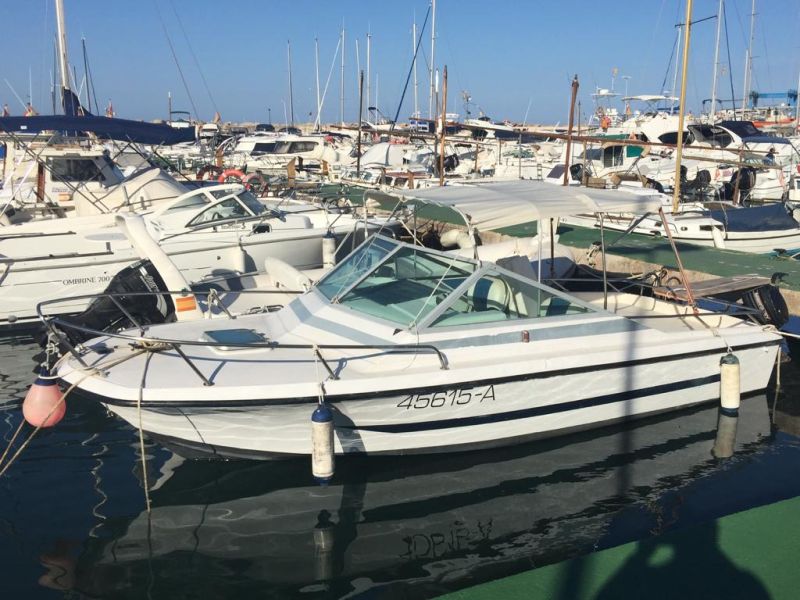 Se busca espacio de almacenamiento para barco