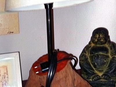 Lámpara con 3 pies de madera