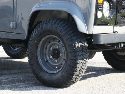 Land Rover Defender 90