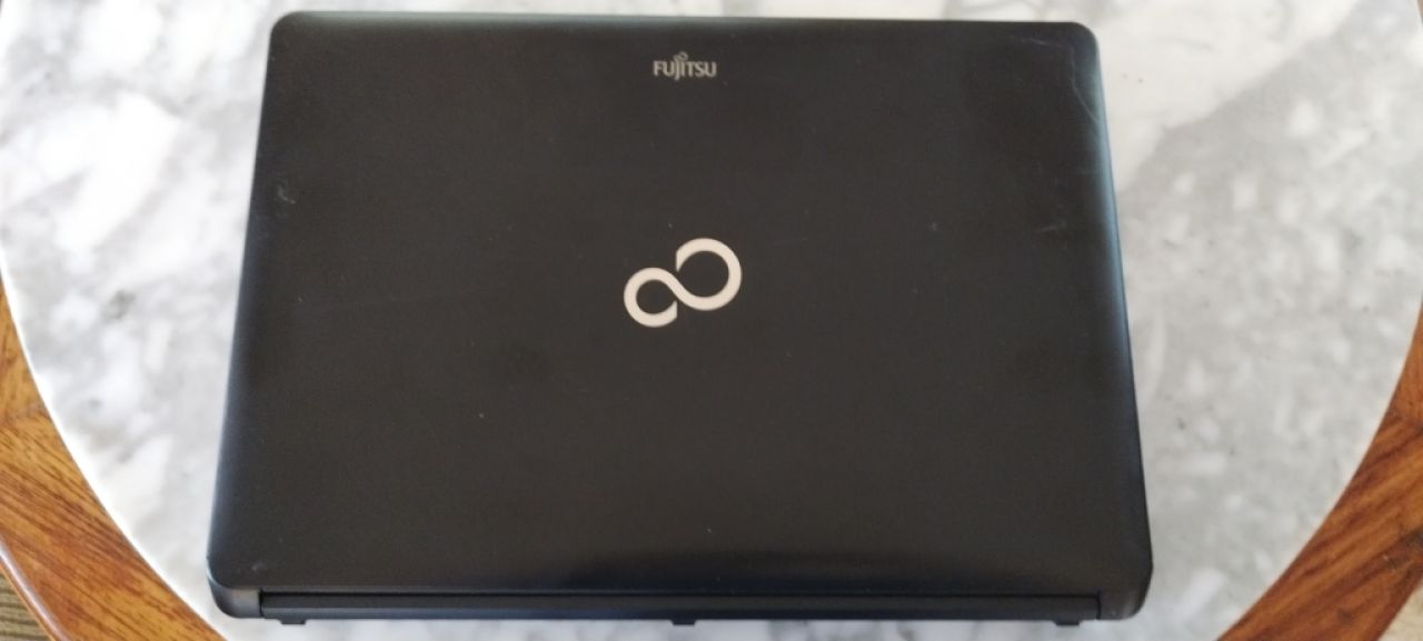 Portátil Fujitsu LifeBook S761