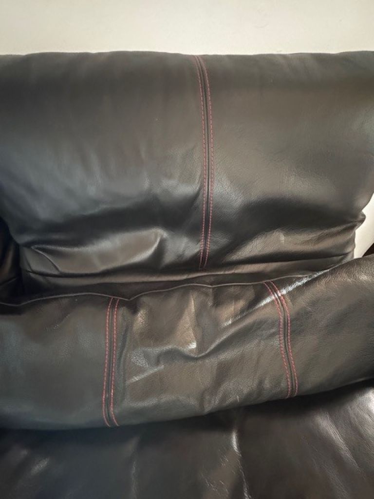 Leder Couch Musterring mit elektisch verstellbarrem Fußteil