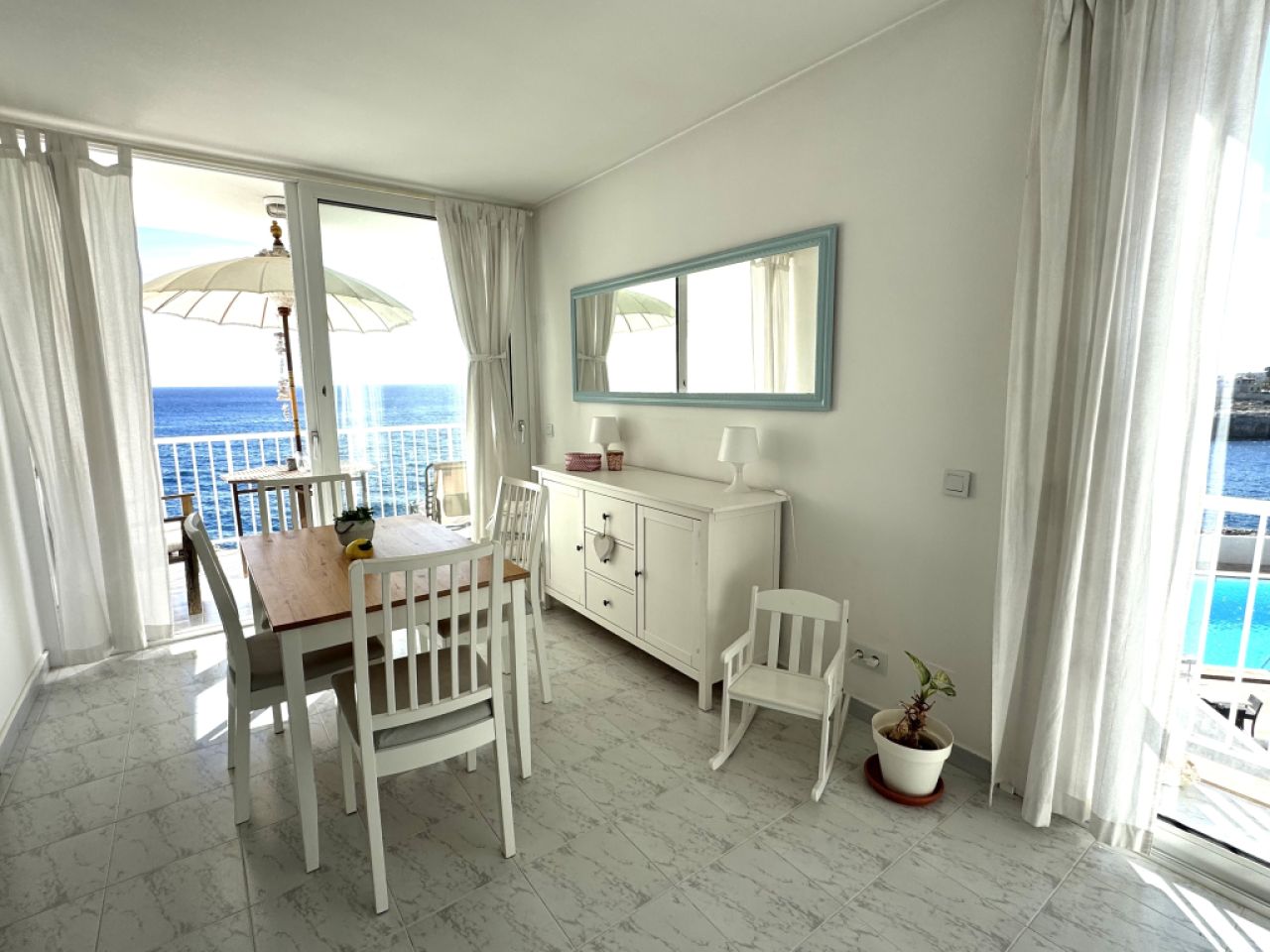 Lichtdurchflutete Wohnung in 1. Meereslinie in Portocolom