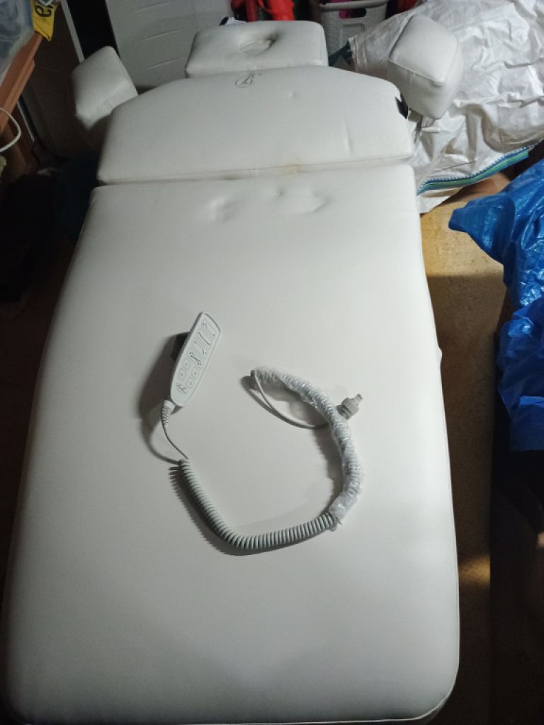 Camilla para estudio de estética