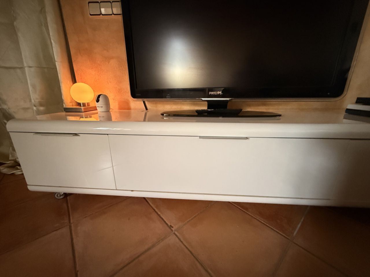 Lowboard blanco (brillo)