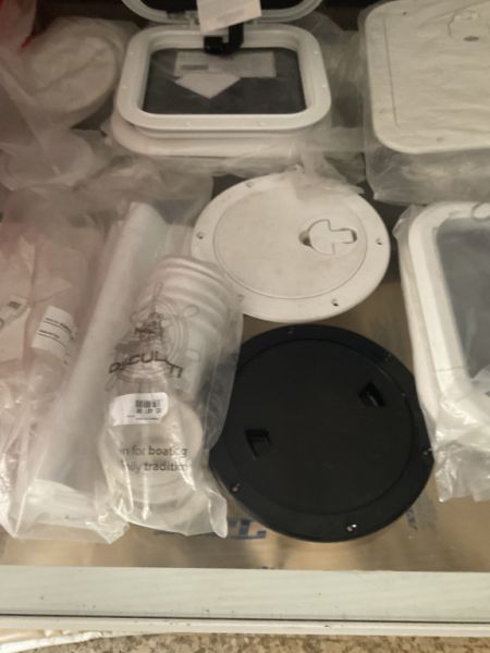 Escotillas, ventanas y cubiertas de inspección