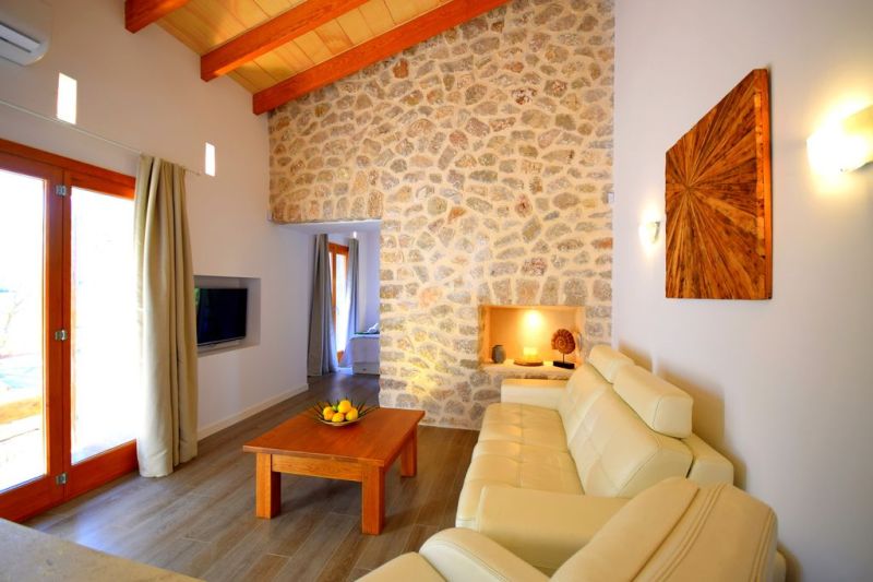 M2F5111 Finca con piscina en Capdepara; máx. 3 personas