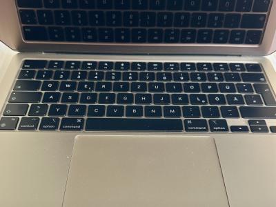 MacBook Air M2 (German keyboard)