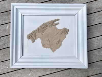 Mallorca Bild Sandbild Reliefbild 32x27 mit HolzRahmen weiß