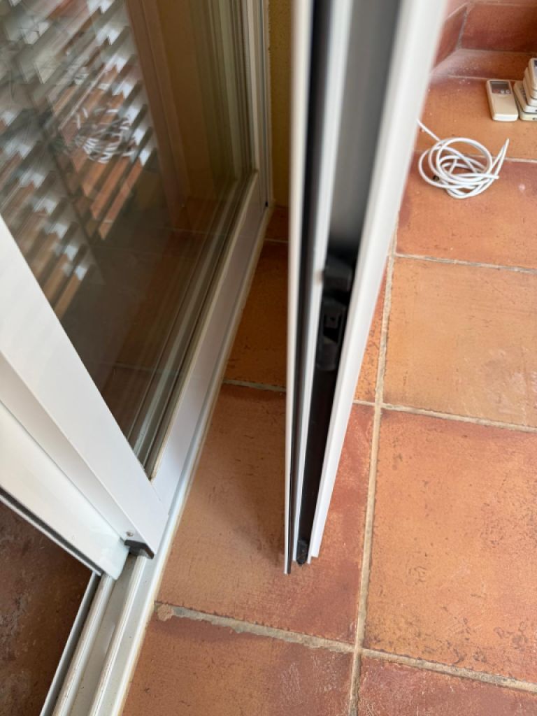 Mallorca persiana de aluminio blanca