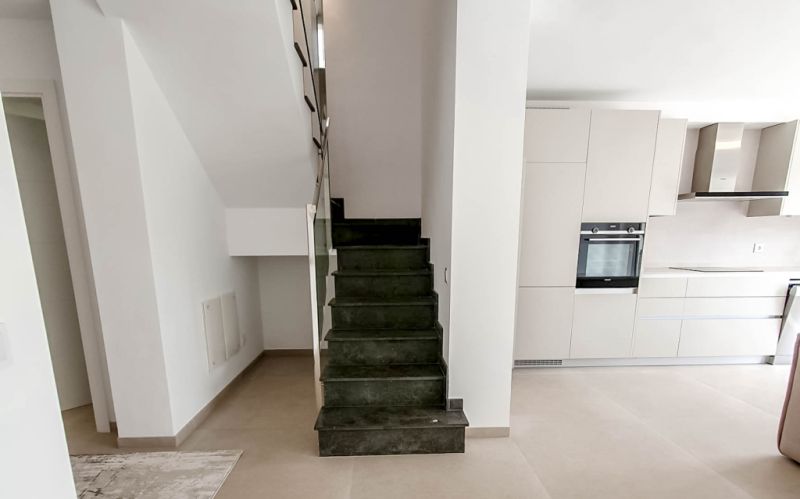 MARRATXI: Gepflegtes 4 SZ-Stadthaus mit Pool  im Palma-Radius zu verkaufen (Neubau aus 2022)