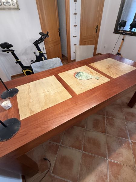 Mesa de comedor maciza muy cuidada y atemporal de cerezo 200x90x80cm