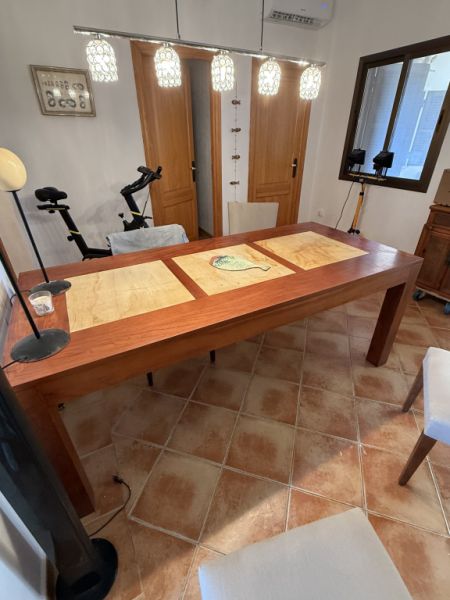 Mesa de comedor maciza muy cuidada y atemporal de cerezo 200x90x80cm