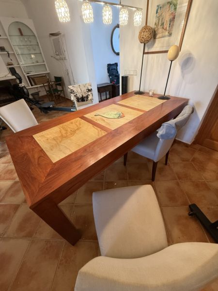 Mesa de comedor maciza muy cuidada y atemporal de cerezo 200x90x80cm