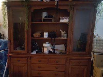 Massivholz Wohnzimmerschrank / Vitrine – sehr groß – zweiteilig