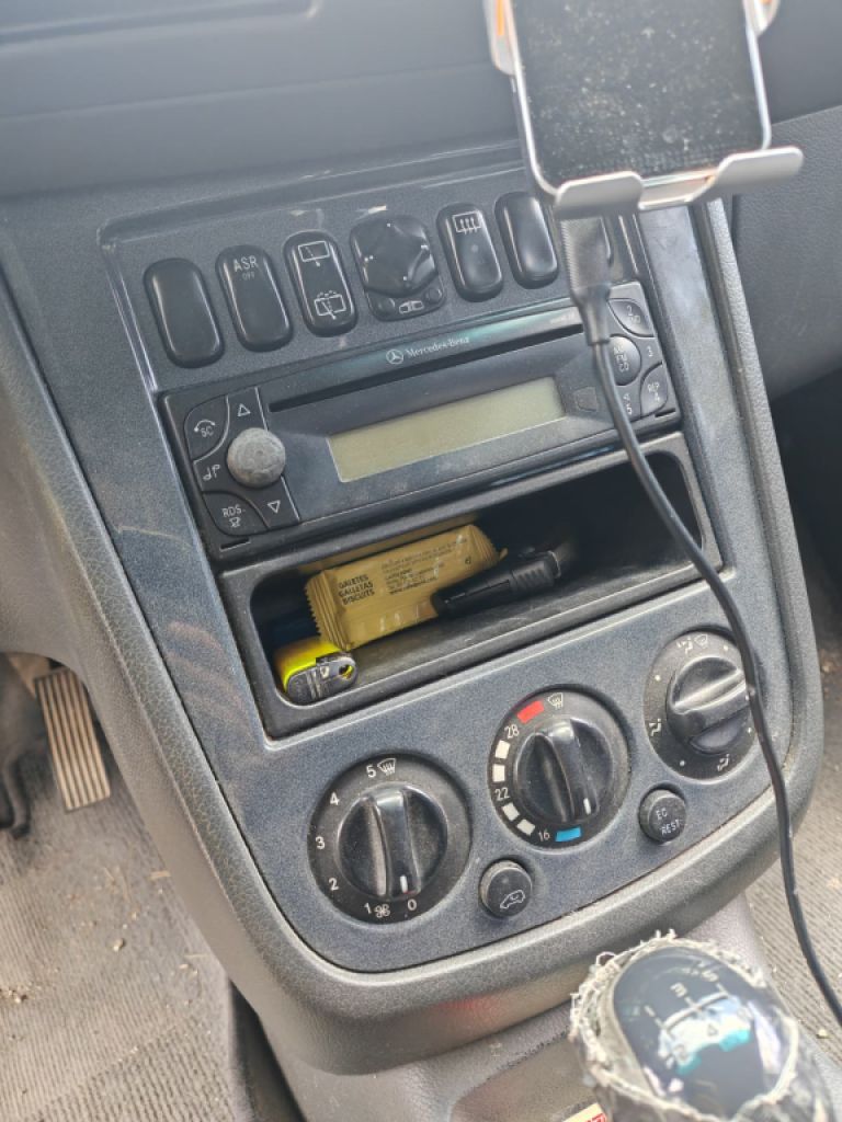 Mercedes Benz Vaneo Diesel, 08/2004, 91 PS, TÜV bis 09.12.26, blau, Anhängerkupplung & PKW-Anhänger