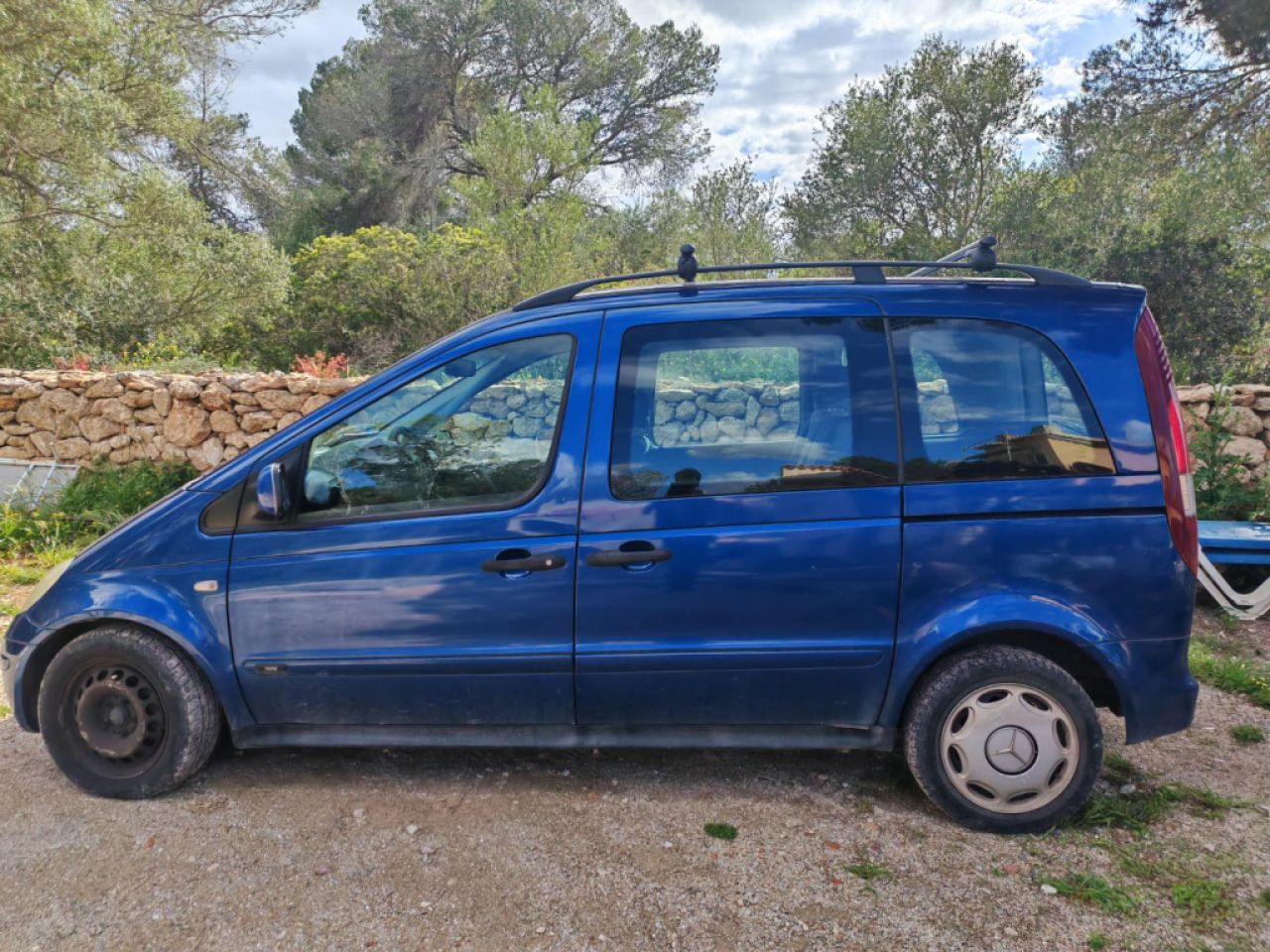 Mercedes Benz Vaneo Diesel, 08/2004, 91 PS, TÜV bis 09.12.26, blau, Anhängerkupplung & PKW-Anhänger