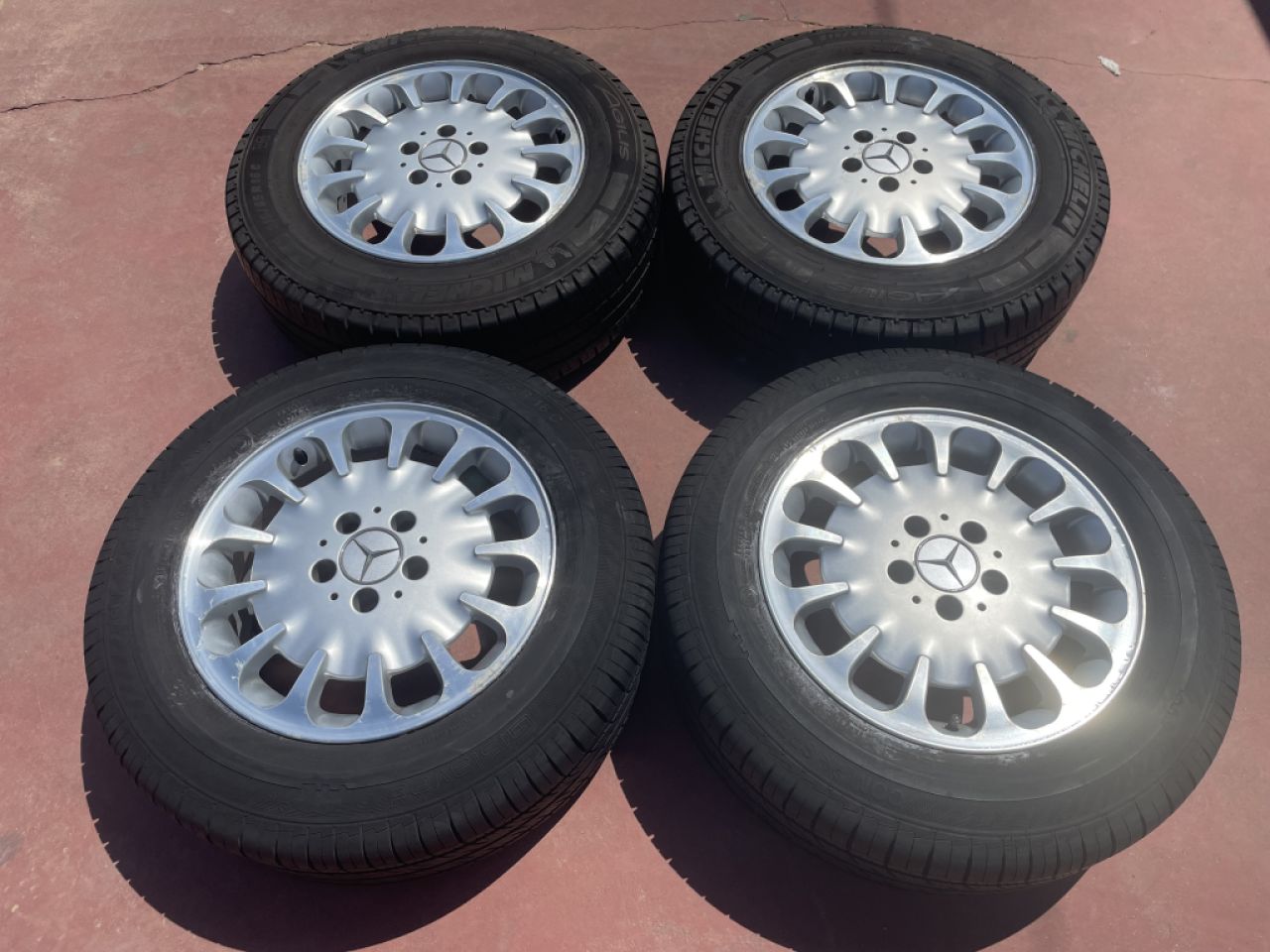 Juego de llantas Mercedes Vito R16X7 ET42. Anclaje 5X112 Neumáticos prácticamente nuevos medidas 215