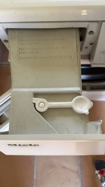 Miele Trockner defekt zu verschenken