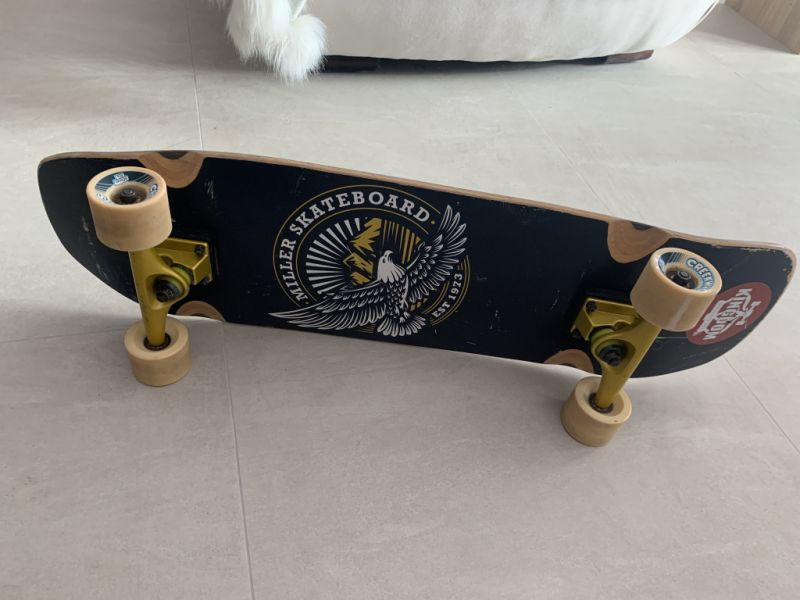 Miller-Skateboard mit Creekwheels