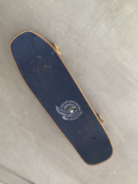 Miller-Skateboard mit Creekwheels