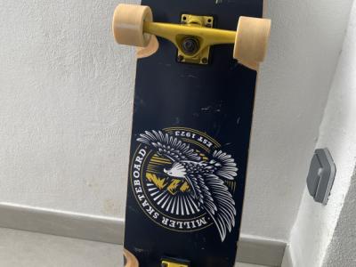 Miller-Skateboard mit Creekwheels