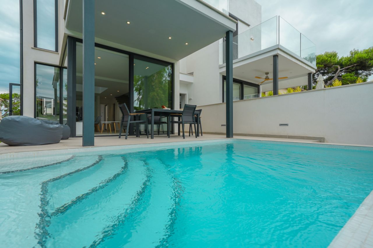 Pareado moderno segunda linea Puerto Alcudia