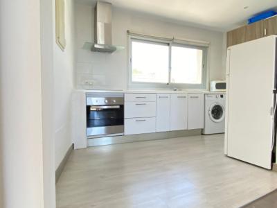 Adosado moderno con piscina privada y vistas al mar en Cala Mandia