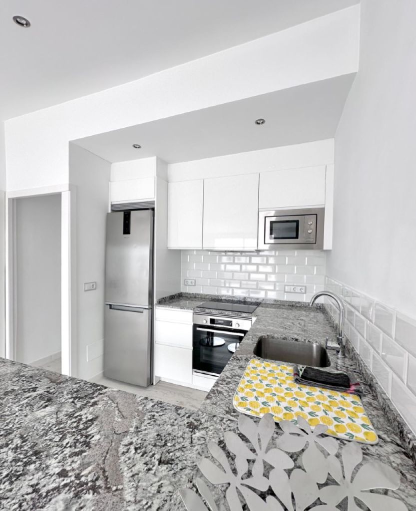 Moderne helle Dachgeschosswohnung in S´Illot