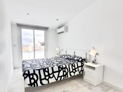 Moderne helle Dachgeschosswohnung in S´Illot