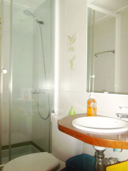 Moderno y luminoso apartamento en planta baja con piscina comunitaria en Cala Dor -- AP 33 VK