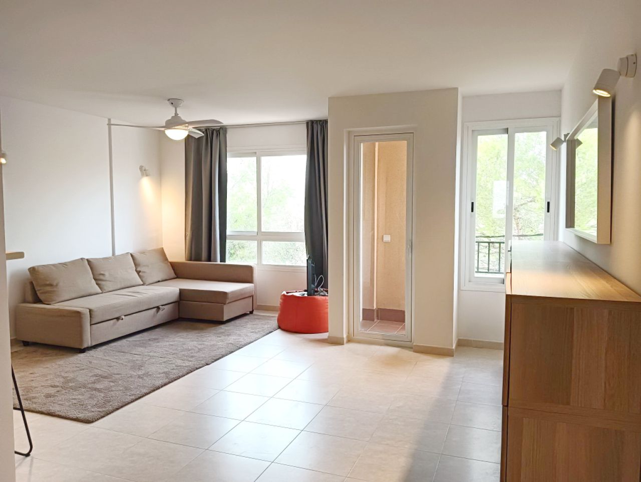 Modernes Apartment mit TIefgarage, Balkon in ruhiger Lage von Cala LLombards -- AP 420