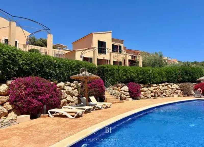 - Modernes Reihenmittelhaus in Cala Romantica