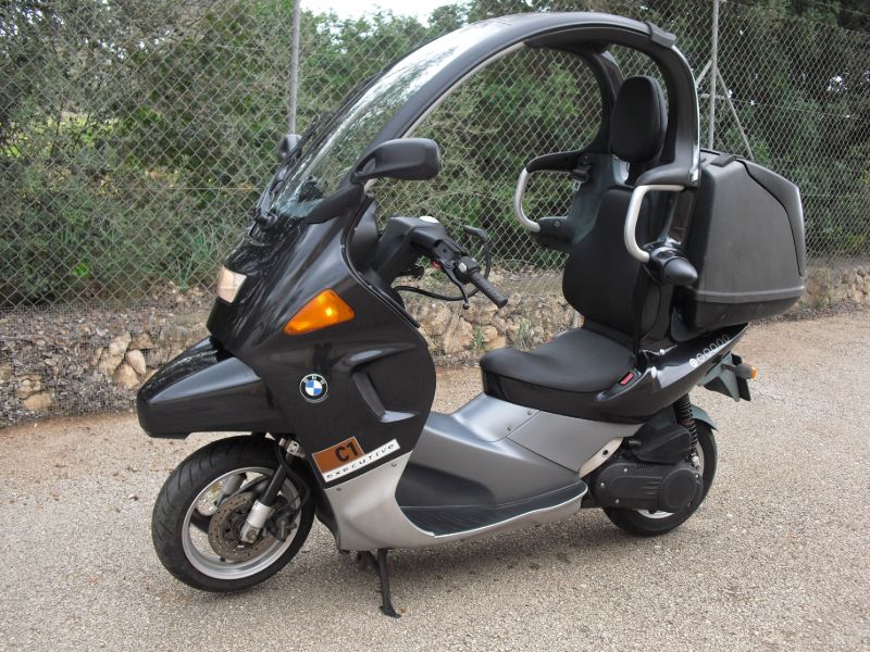 Motorradfahren ohne Helm BMW C1