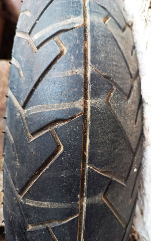 Motorradreifen 120 / 60 ZR17 55 W Motorrad Reifen BRIDGESTONE BATTLAX BT 57