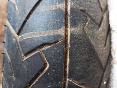 Motorradreifen 120 / 60 ZR17 55 W Motorrad Reifen BRIDGESTONE BATTLAX BT 57