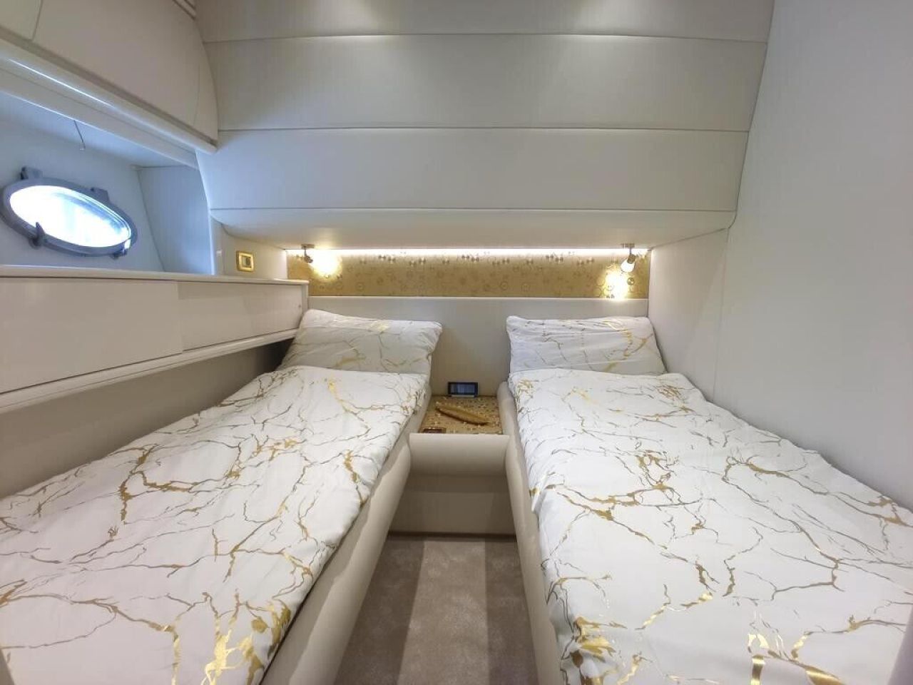 Motoryacht Motorboot Powerboot Pershing 54 Tausch mit Immobilie Boot Yacht  Auto möglich