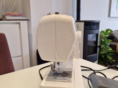 Máquina de coser Brother JX2517 – como nueva