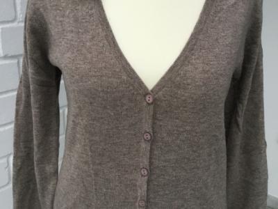 NEU! Edle Strickjacke von“ASSUILI“Italy, Gr.M, Cashmere Seide NEU!