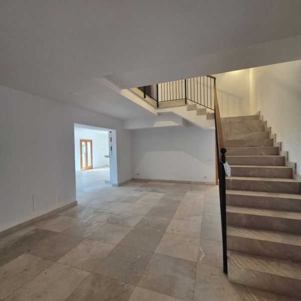 Finca rústica de nueva construcción con vistas a la Serra de Tramuntana – Inca